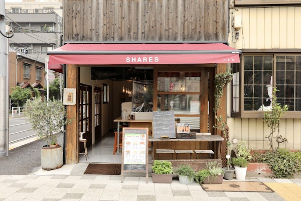 SHARES BACKYARD（シェアーズ バックヤード）